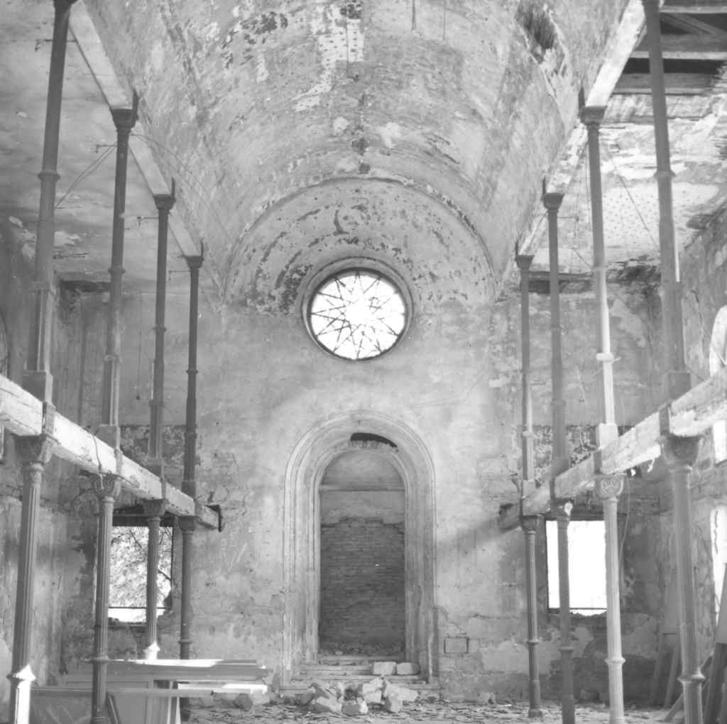 Jut Rebuilding Vac Synagogue Photo By Aniko Gazda
