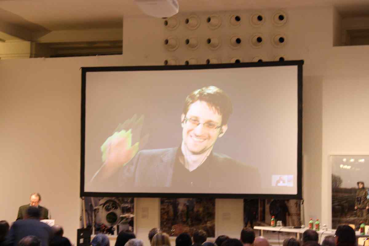 22min2101snowden