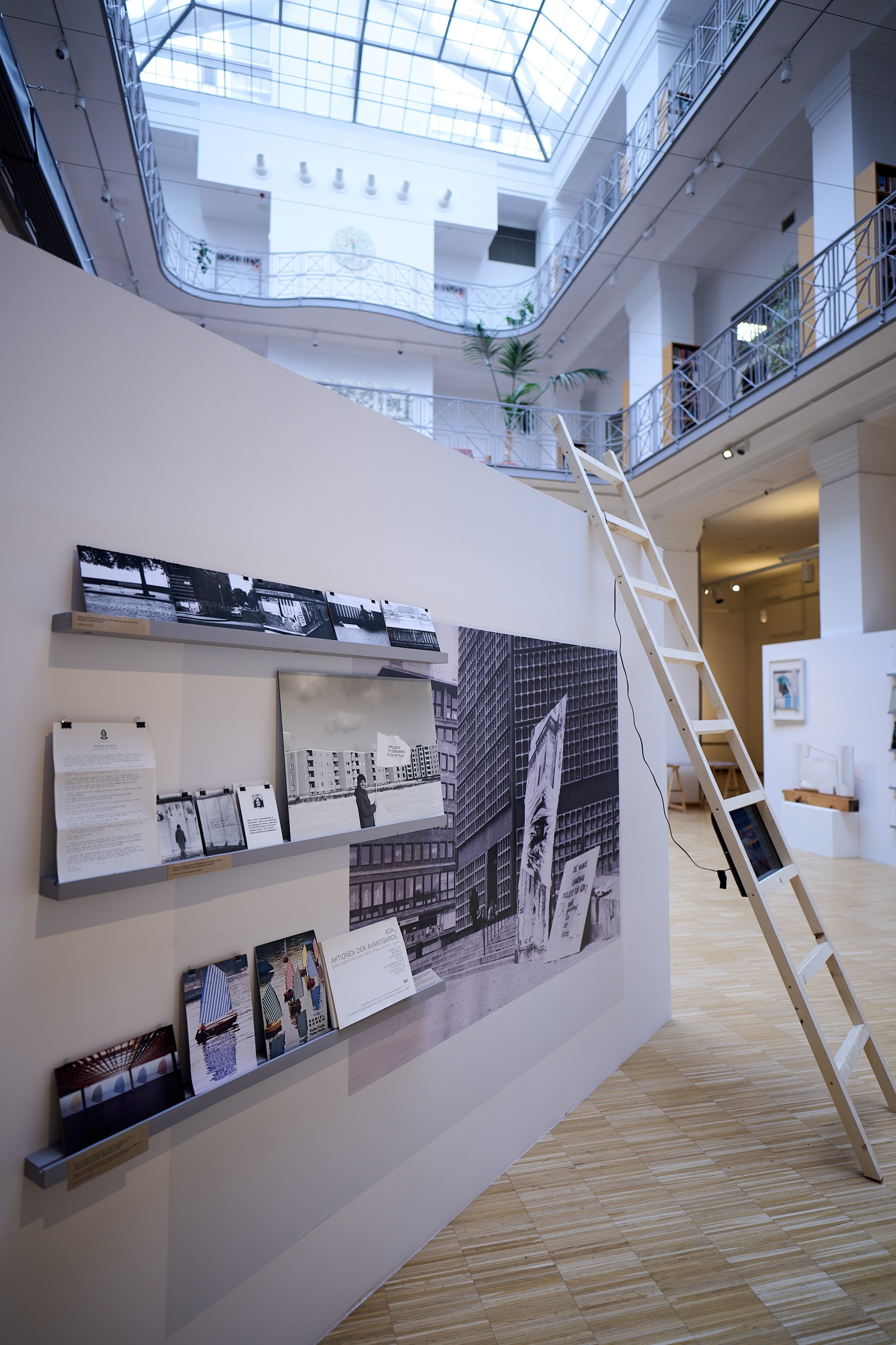 Nbk Iftheberlinwindblowsmyflag Endre Tot Small