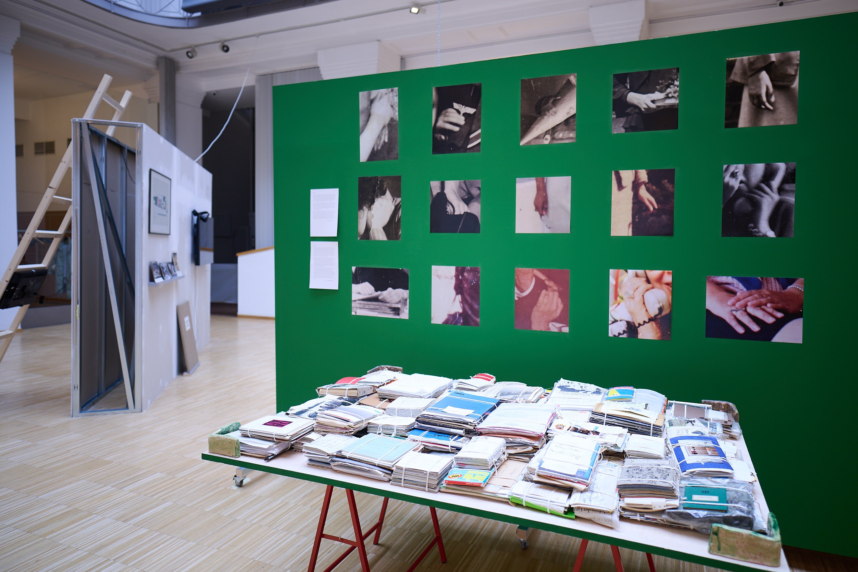 Nbk Iftheberlinwindblowsmyflag Endre Tot Small